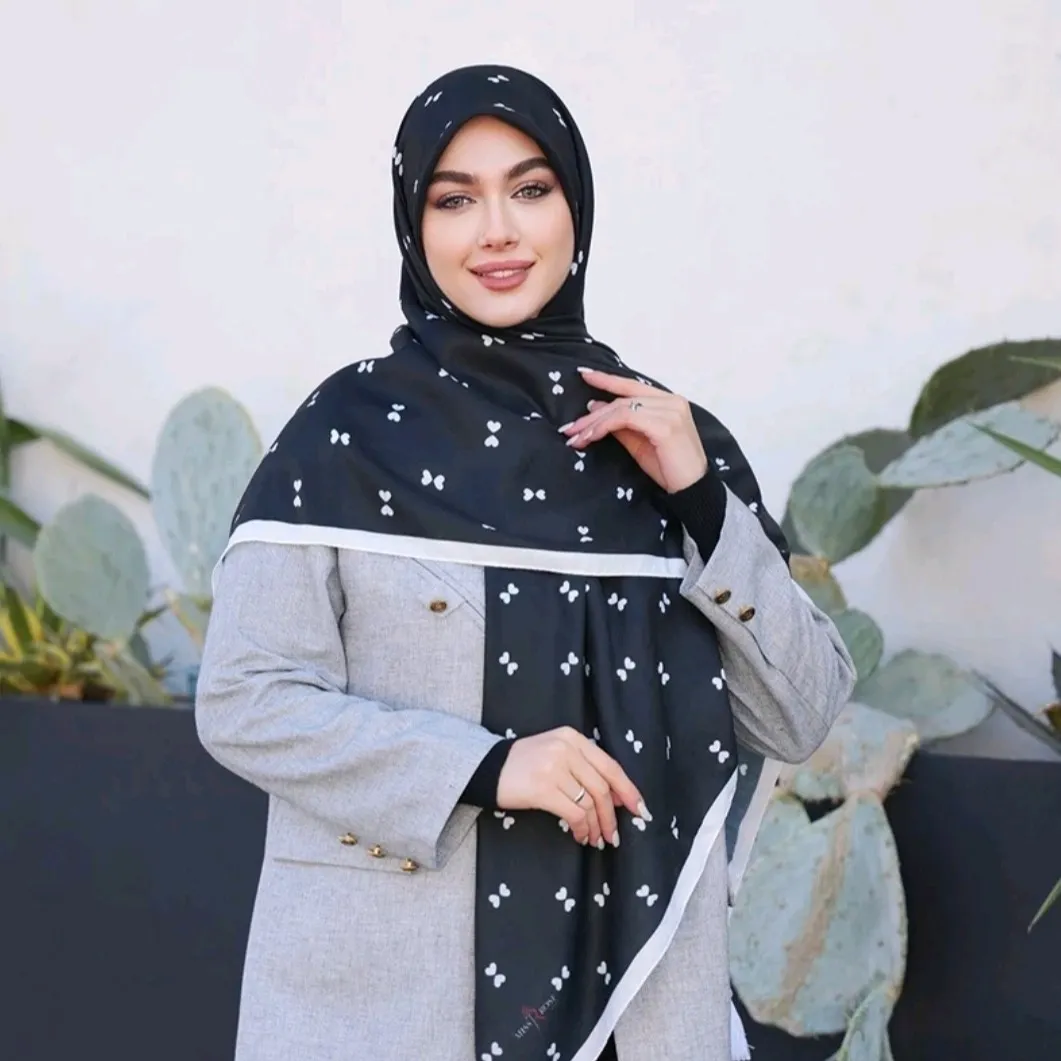 روسری سوپر نخ قواره 140 طرح رزیتا برند میس رز
