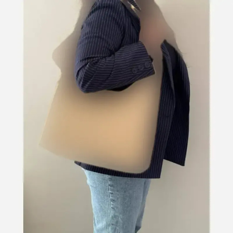 کیف زنانه بند گره جنس وارداتی به همراه کیف آرایش